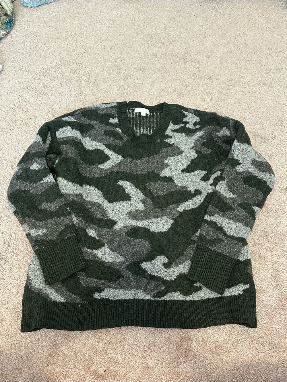 Ultra Flirt Men's Camo Crewneck Sweater - Green & Gray